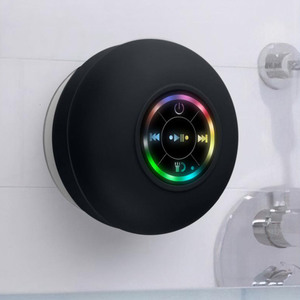 Mini haut-parleur portable étanche IPX4 avec lumières LED, grande ventouse pour fixation murale, idéal pour <span class=keywords><strong>salle</strong></span> <span class=keywords><strong>de</strong></span> <span class=keywords><strong>bain</strong></span> et extérieur - Product Image 4