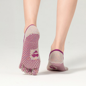Chaussettes de danse antidérapantes en coton avec logo OEM, chaussettes de pilates, chaussettes de ballet, chaussettes de sport antidérapantes pour femmes, bandage professionnel, chaussettes de yoga - Product Image 3