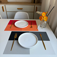 Ensemble de sets de table rectangulaires en PVC écologiques de haute qualité pour restaurant, hôtel, décoration de table tissée dorée de luxe