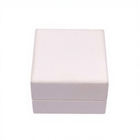Boîte à bijoux en bois peint en blanc avec doublure en daim doux, logo personnalisé, petite boîte d'emballage carrée pour bijoux, pour mariage et cadeaux de détail