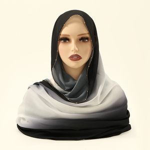Nouveauté perles tête scintillante chaînes haute qualité femmes dégradé <span class=keywords><strong>en</strong></span> <span class=keywords><strong>mousseline</strong></span> <span class=keywords><strong>de</strong></span> <span class=keywords><strong>soie</strong></span> musulman Hijab <span class=keywords><strong>en</strong></span> <span class=keywords><strong>mousseline</strong></span> <span class=keywords><strong>de</strong></span> <span class=keywords><strong>soie</strong></span> unie avec chaîne châle 180*70cm - Product Image 4