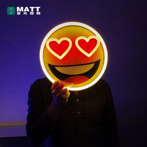 Enseigne lumineuse LED en forme de visage avec des yeux en forme de cœur, USB, pour table, décoration murale pour la maison, les fêtes, la chambre des enfants - Product Image 1