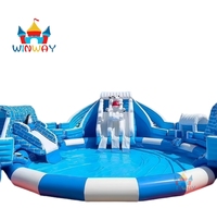 Parc aquatique gonflable bleu-blanc en PVC personnalisé en plein air avec piscine pour enfants et adultes à jouer et à louer à des fins commerciales