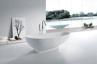 Baignoire autoportante en acrylique à surface solide Trempage profond Baignoire de douche ovale en pierre artificielle