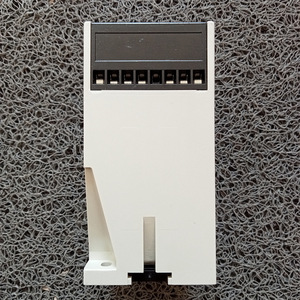 Relé de Seguridad Schneider Electric BNS 33-02Z-ST-2187, Repuestos Industriales Alemanes - Product Image 1