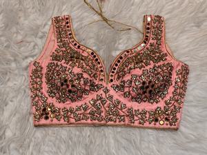 เสื้อผู้หญิงสีชมพูสำหรับเจ้าสาว ดีไซน์เนอร์ออกแบบ ประดับด้วยกระจกเซอร์คอนแท้ งานปักมือประณีต - Product Image 2