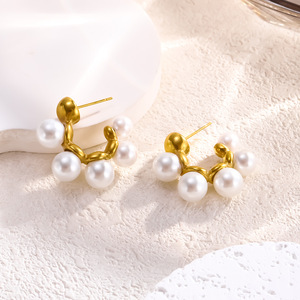ต่างหูห่วงประดับมุกบาโรกสำหรับผู้หญิง |   สแตนเลสสตีลชุบทอง 18K PVD |   กันน้ำ ป้องกันการแพ้ และไม่ซีดจาง - Product Image 6