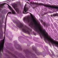Tissu satiné SD Twist 100% polyester SS24 50D*70D, imprimé léopard tendance, texture dorée estampée, motif tissé, vêtements de mode