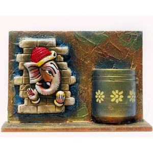 Jarrón Decorativo de Arcilla Hecho a Mano con Diseño Art Deco de Ganesha para Bodas, Cumpleaños y Diwali (Diseño Vertical) - Product Image 1