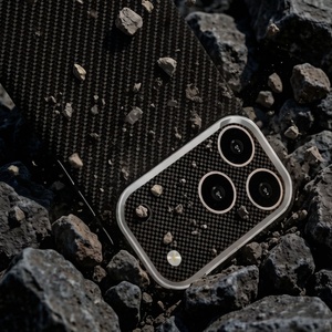 Étui de téléphone magnétique en fibre de carbone tendance pour iPhone 18 14 15 16 17 Pro Max avec autocollants cadre photo et protection intégrale - Product Image 6