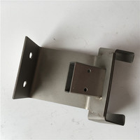 Services de fabrication sur mesure de tôles métalliques avec découpe laser, pliage et soudage pour clips métalliques en acier selon les dessins du client