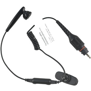 Auricular profesional con cable NNTN8294A con cable de 11.5 pulgadas (29 cm) para walkie-talkie serie APX - Product Image 1