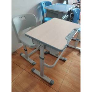 Ensemble pupitre et chaise scolaire Henmei, métal, réglable, pour élèves du primaire et du secondaire, 8020 - Product Image 1