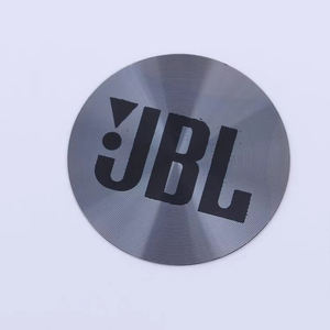 Металлические заготовки для табличек из алюминия с индивидуальным логотипом, тиснением, серебристым матовым покрытием и узором CD, поставляемые напрямую с завода, модные металлические таблички для динамиков - Product Image 1