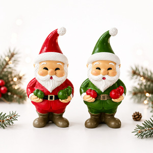 Nueva Figura de Gnomo Navideño de Resina, Adorno de Mesa con Sombrero de Santa Rojo y Verde, Gnomo con Bayas, Decoración Navideña para el Hogar y la Oficina, Regalo - Product Image 4
