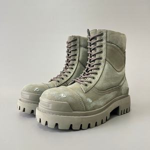 Bottes de même style pour hommes et femmes, en toile vintage de haute qualité, adaptées aux sorties de randonnée décontractées. - Product Image 1