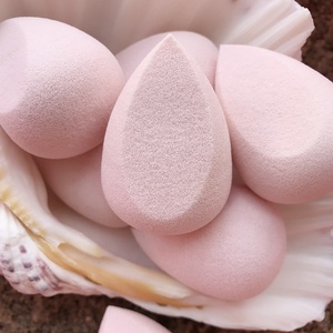 Spugna di Bellezza Ultra Morbida Rosa Chiaro Pinkz, Blender per Fondotinta Personalizzato Senza Lattice, Riduzione del Gonfiore, Piumino Cosmetico - Product Image 1