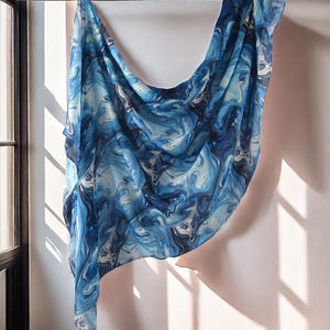 Angesagter Hijab für muslimische Frauen, Langer Schal aus weicher, leichter und atmungsaktiver Modal-Baumwolle mit Aquarell-Blumendruck - Product Image 4