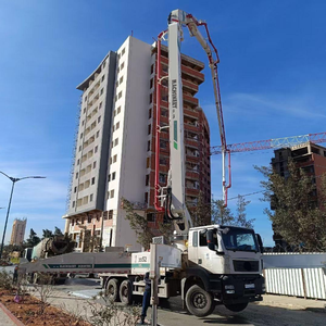 Camion pompe à flèche XS52 économe en carburant avec vanne de commutation rapide, hauteur de levage de 52 m pour les travaux de construction résidentielle et d'appartements - Product Image 6