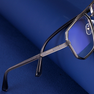 MS 97744 Lunettes <span class=keywords><strong>de</strong></span> lecture <span class=keywords><strong>de</strong></span> haute qualité pour femmes Bleu Noir PC Frame Stylish Large Frame With Blue Light Feature for Ladies - Product Image 2