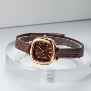 Reloj de pulsera de cuarzo para mujer con esfera cuadrada pequeña y correa de malla fina - Product Image 4