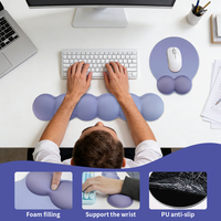 Tapis de Souris Gaming Personnalisable Motif Dessin Animé Violet Dégradé avec Repose-Poignet en Mousse à Mémoire de Forme pour PC, Base Antidérapante en PU – Idéal Bureau et Domicile