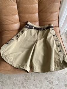 <span class=keywords><strong>Pantaloni</strong></span> Casual Larghi in Cotone Kaki da <span class=keywords><strong>Donna</strong></span>, con Cintura Decorativa e <span class=keywords><strong>Bottoni</strong></span> <span class=keywords><strong>Laterali</strong></span>, Gamba Larga e Lunghezza Corta - Product Image 2