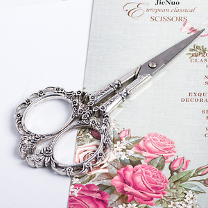 1 Cái * 4 Màu Sắc Bán Buôn Phong Cách Châu Âu Thép Không Gỉ Cổ Điển Retro Mận Kéo DIY Handmade Nhỏ Cross-Stitch Kéo M1 + - Product Image 3