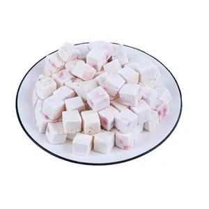 All Ages Pet Snacks Variety Flavors Can Be Customized Fruit Colorful Freeze Dried Yogurt Cubes
