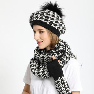 2022 boinas <span class=keywords><strong>de</strong></span> ganchillo hechas <span class=keywords><strong>a</strong></span> mano al por mayor conjunto <span class=keywords><strong>de</strong></span> <span class=keywords><strong>guantes</strong></span> y sombreros <span class=keywords><strong>de</strong></span> bufanda <span class=keywords><strong>de</strong></span> invierno <span class=keywords><strong>de</strong></span> punto - Product Image 3