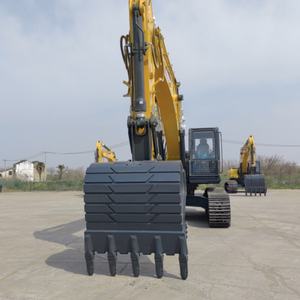 Yuchai Supply YC330 Excavadora sobre orugas grande Equipo pesado de 32 toneladas con varios accesorios para mover la tierra Varios Accesorios - Product Image 5