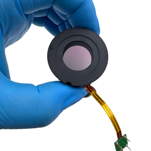 Gafas de Visión Nocturna Q4-C Pigtail MX11769 GEN2+ FOM1200+ Verde/Blanco P43/P45 con Ganancia Manual y Tubo Intensificador de Imagen de 1500M - Product Image 4