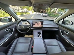 Leapmotor C10 EREV 2024 d'occasion, 210 LiDAR, conduite à gauche, autonomie EV de 210 km, système de conduite intelligent Orin-X, toit ouvrant panoramique longue portée de 1190 km, gris sur violet - Product Image 4