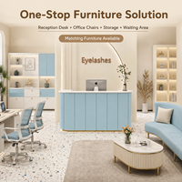 Bureau de réception incurvé à lattes verticales minimalistes avec éclairage LED, couleur personnalisée, table de hall pour salon de beauté et spa des ongles
