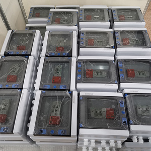Boîte de combinaison/jonction/distribution électrique étanche PV DC pour système de panneaux solaires 2-16 voies - Product Image 2
