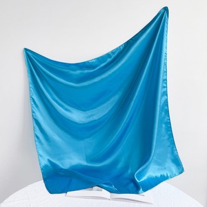 Écharpe en soie carrée de 90 cm, art abstrait orange personnalisé, pour femmes, multi-usages, bandeau et décoration de sac panier - Product Image 6