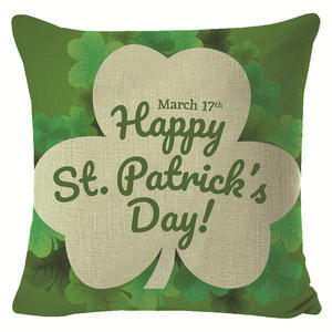 Décorations pour la Saint-Patrick : Housses de coussin personnalisables en polyester vert avec trèfles et lutins pour la maison, l'hôtel et l'hôpital - Product Image 1