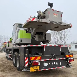 Grúa sobre Camión Zoomlion Usada de 90 Toneladas, Equipo de Elevación Hidráulico Verde para Aplicaciones de Construcción - Product Image 2