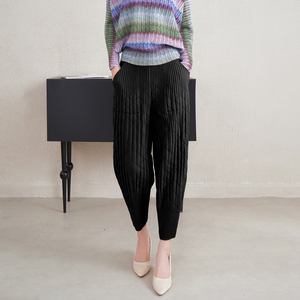 Miyake femmes 2025 hiver décontracté matelassé <span class=keywords><strong>pantalon</strong></span> <span class=keywords><strong>Chic</strong></span> nouvelle mode plissé crayon <span class=keywords><strong>pantalon</strong></span> neuf points Harem Style polyvalent ample - Product Image 5
