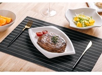 Vaisselle de restaurant en gros d'usine servant une grande assiette en mélamine blanche losange incassable de 14 pouces