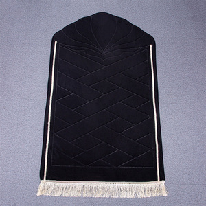 Tapis de prière musulman en flanelle extra-épais avec pompons, tapis portable antidérapant, tapis de prière épais en relief - Product Image 1