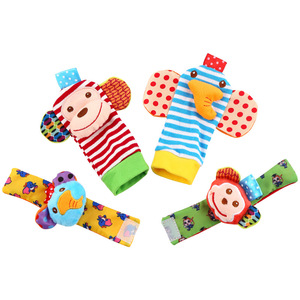 Ensemble de hochets pour poignet et chaussettes pour bébé, jouet pour bébé, cadeau pour bébé, anneau de papier, vente en gros d'usine à bas prix - Product Image 1