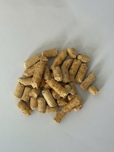 Granulés de bois de pin de haute qualité 8 mm pour litière animale, sciure compressée sans poussière pour chats et lapins, qualité export premium - Product Image 2