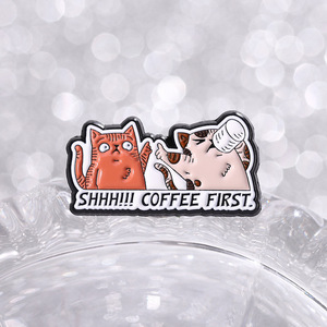 Broche de Metal Fashion com Letras 'Shhh <span class=keywords><strong>Coffee</strong></span> First' para Amantes de Café e Gatos, Pin de Lapela para Decoração de Roupas e Canecas - Product Image 5