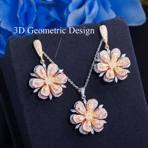 3D Geometrisches Design Kubisches Zirkonia 3-Farbig Versilberte Blumen-Ohrhänger und Halskette für Damen Verlobungs-CZ-Schmucksets - Product Image 5