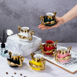Ensemble de tasses à thé et soucoupes en porcelaine de luxe 90cc en gros, bord doré, forme de cygne, vaisselle en céramique pour fête, ensemble de tasses à café de 6 pièces - Product Image 3