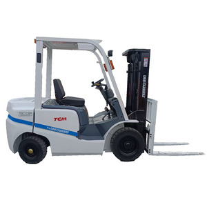 Chariot élévateur diesel hydraulique d'occasion Vigoshop TCM FD25 2,5 tonnes, très demandé, en excellent état, mât bi-étages, pneus pleins, traction avant - Product Image 1