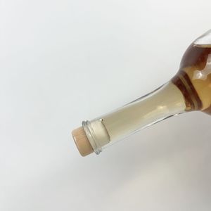 Venta al por mayor de cristal europeo más vendido 700ML botella de vidrio de cuello largo transparente Tequila Vodka Mezcal con tapa de corcho - Product Image 4