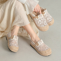 Chaussures en tissu décontractées pour femmes, nouvelle collection été 2026, brodées style vintage, respirantes et résistantes à l'usure, à enfiler