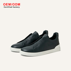 Sneakers en cuir bleu foncé pour homme, fabrication artisanale, style minimaliste, mocassins à enfiler, chaussures de marche de luxe de style italien, pour les voyages - Product Image 1